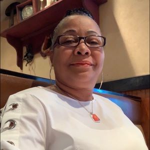 Meet your Posher, Beverly